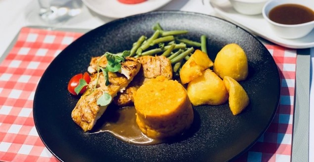 Restauracja La Grande,Śląskie Centrum Tenisa