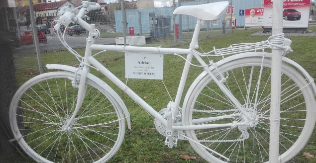 Zdjęcia do opisu biały rower w Czechowicach-Dziedzicach