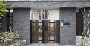 japońskie wejście domu z ogrodze