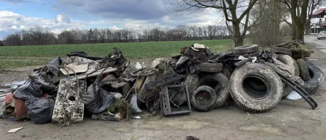 [FOTO] Tych śmieci nie powinno tam być... Zebrali ich kilka ton...