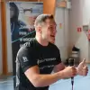 [FOTO] "Belfer na petardzie" w naszej gminie. Poprowadził spotkania z młodzieżą