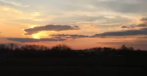 Zachód słońca, ulica Wąska