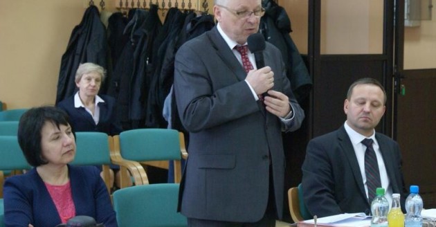 Sesja Rada Powiatu, Płonka, Pięta