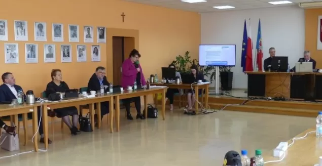 O kwestiach pomocy społecznej na sesji Rady Powiatu Bielskiego