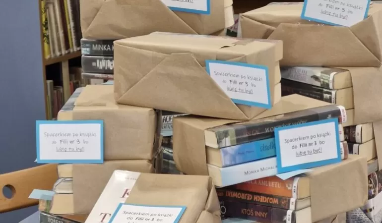 W Filii nr 3 czechowickiej biblioteki czekają paczki - niespodzianki