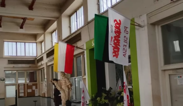 Z ołtarza św. Barbary usunięto flagę Solidarności. Działacze związku mówią o prowokacji