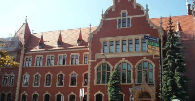 Batalia o wydział ksiąg wieczystych