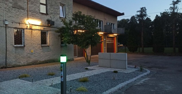 Pod remizą OSP Lipowiec stanął kolejny w mieście ekosłupek