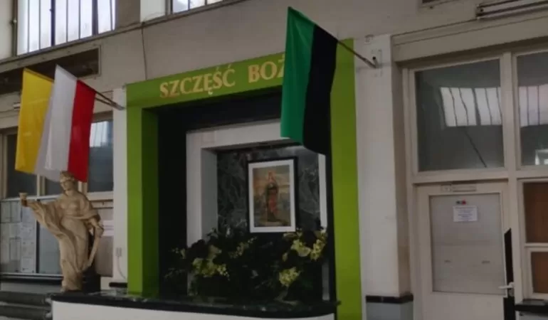 Z ołtarza św. Barbary usunięto flagę Solidarności. Działacze związku mówią o prowokacji