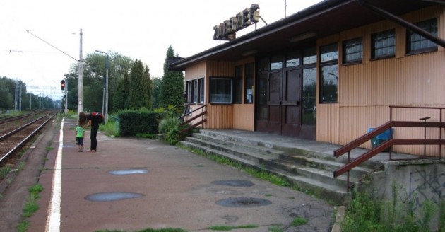 dworzec pkp, kolej, pociąg, zabrzeg
