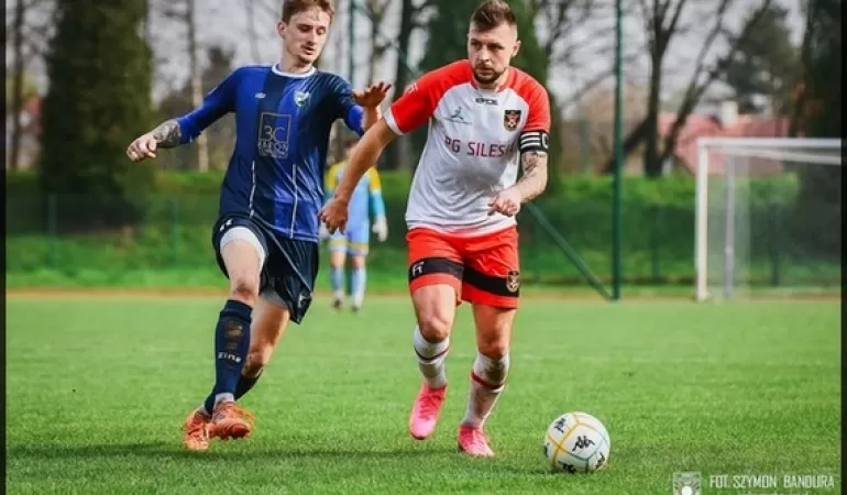Bez bramek na stadionie MOSiR. Świąteczny remis z niedosytem