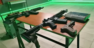 [FOTO] Będą strzelać bez nabojów. Czechowicka szkoła z nową strzelnicą