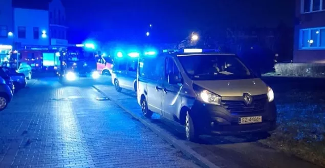 Interwencja służb ratunkowych przy ul. Niepodległości 16 w Czechowicach-Dziedzicach - 9.01.2023