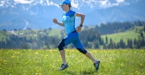 Zdrowe bieganie latem - jak się ubrać na jogging w trakcie upałów?