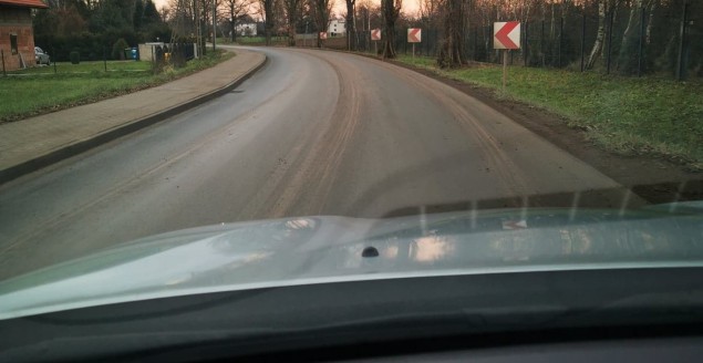 Strażnicy miejscy ukarali sprawcę zanieczyszczenia ulicy Waryńskiego