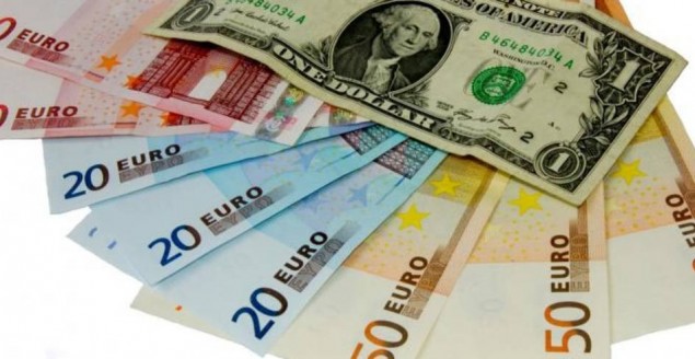 Wakacje w Europie - jak płacić w euro i nie stracić?