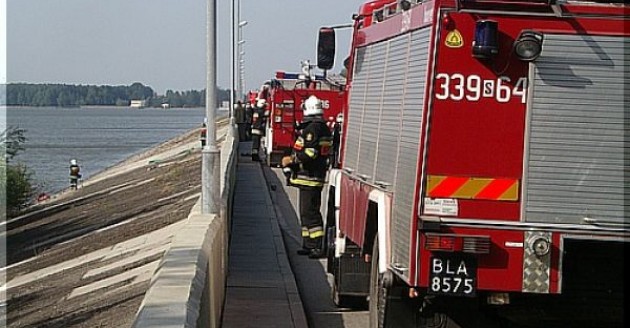 Ćwiczenia taktyczno-bojowe strażaków