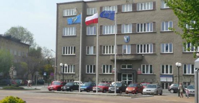 Flagi przy UM wiszą prawidłowo