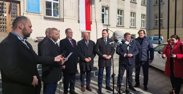 Radni PiS złożyli wniosek o odwołanie marszałka Jakuba Chełstowskiego