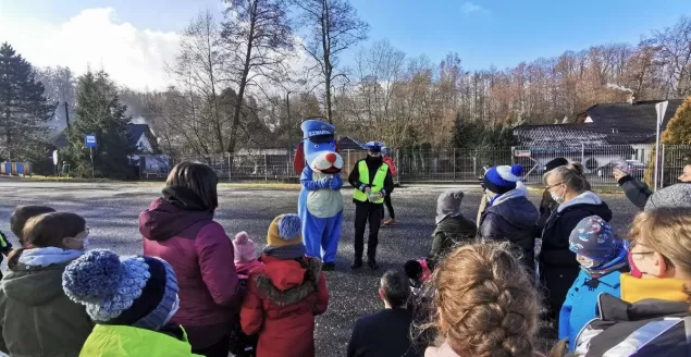 Ruszyły ferie zimowe. Policjanci prowadzą akcję "Bezpieczne ferie"