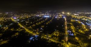 na północ od torów kolejowych - skrzyżowanie Szkol
