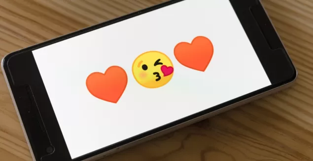 Jak flirtować przez Internet? Poradnik dla singli